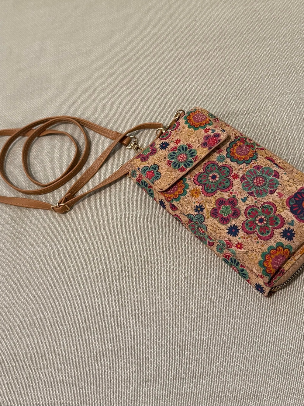 NWOT Floral Cork Crossbody Phone Wallet in Tan with Multicolor.